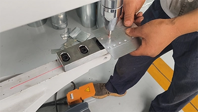 Станки для беззаклепочного соединения листового металла MJ-1.2